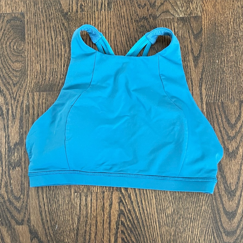 Lululemon Free to Be sports bra